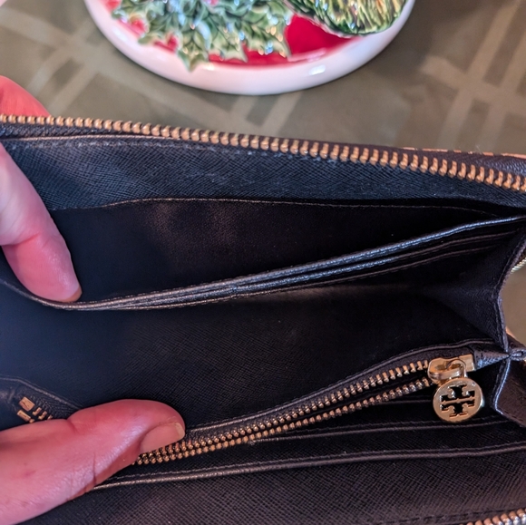 Tory Burch Robinson Leopard Print Long Zip Round Wallet - Picture 11 of 11